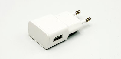 USB ADAPTER 5V/2A (wit)